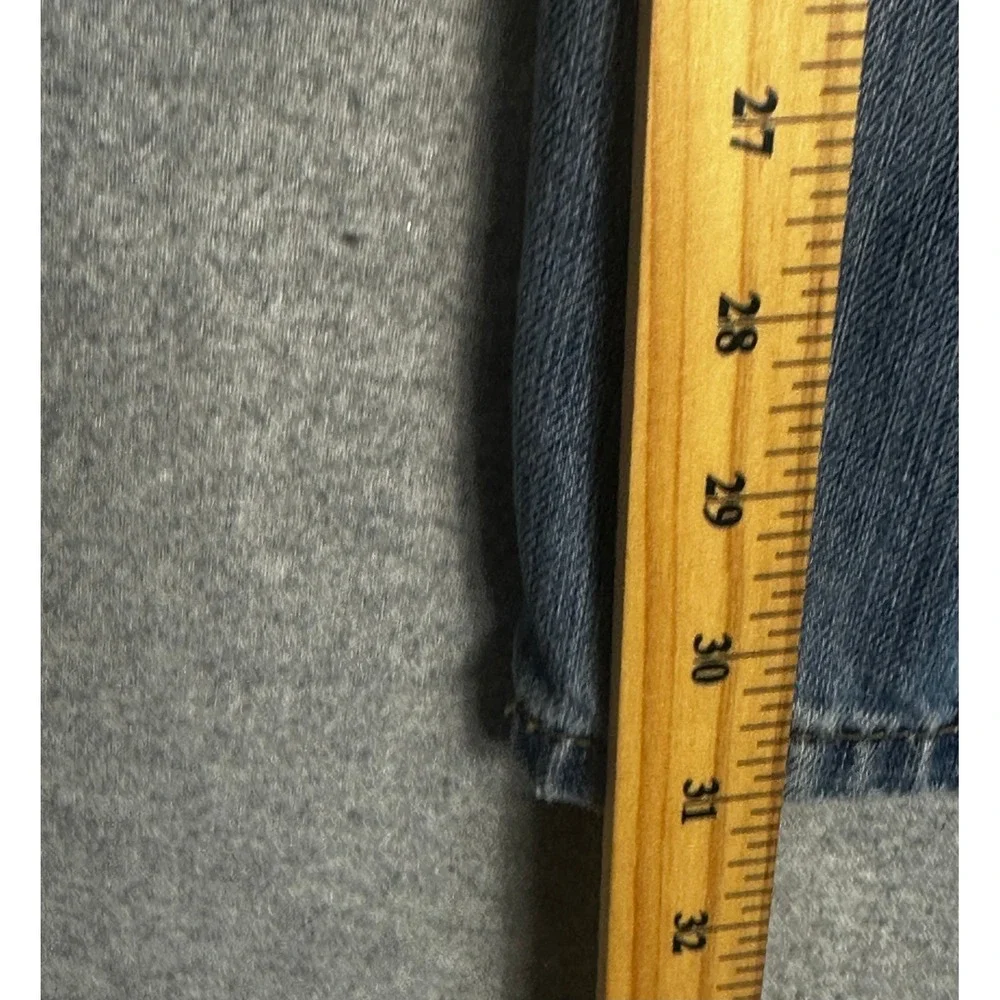 Levis levi 569